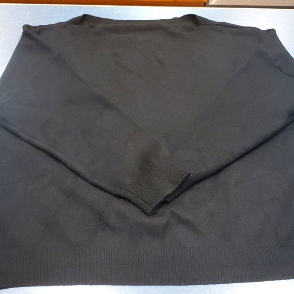 Womens Large Black Sweater 🖤 NWOT - Smoke free home! 🙌 Fast Shipper!